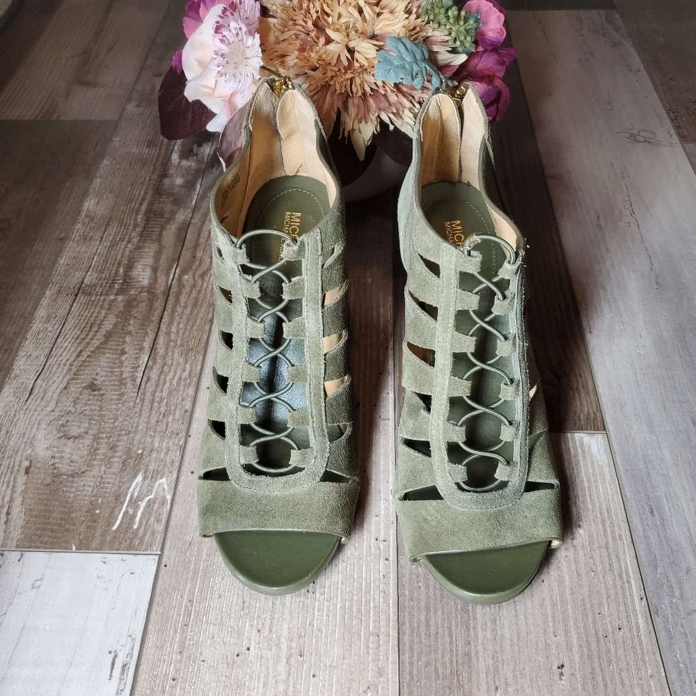 Michael Kors Elsie Cutout Suede Open Toe Booties Olive Green Women's Size 9M NEW